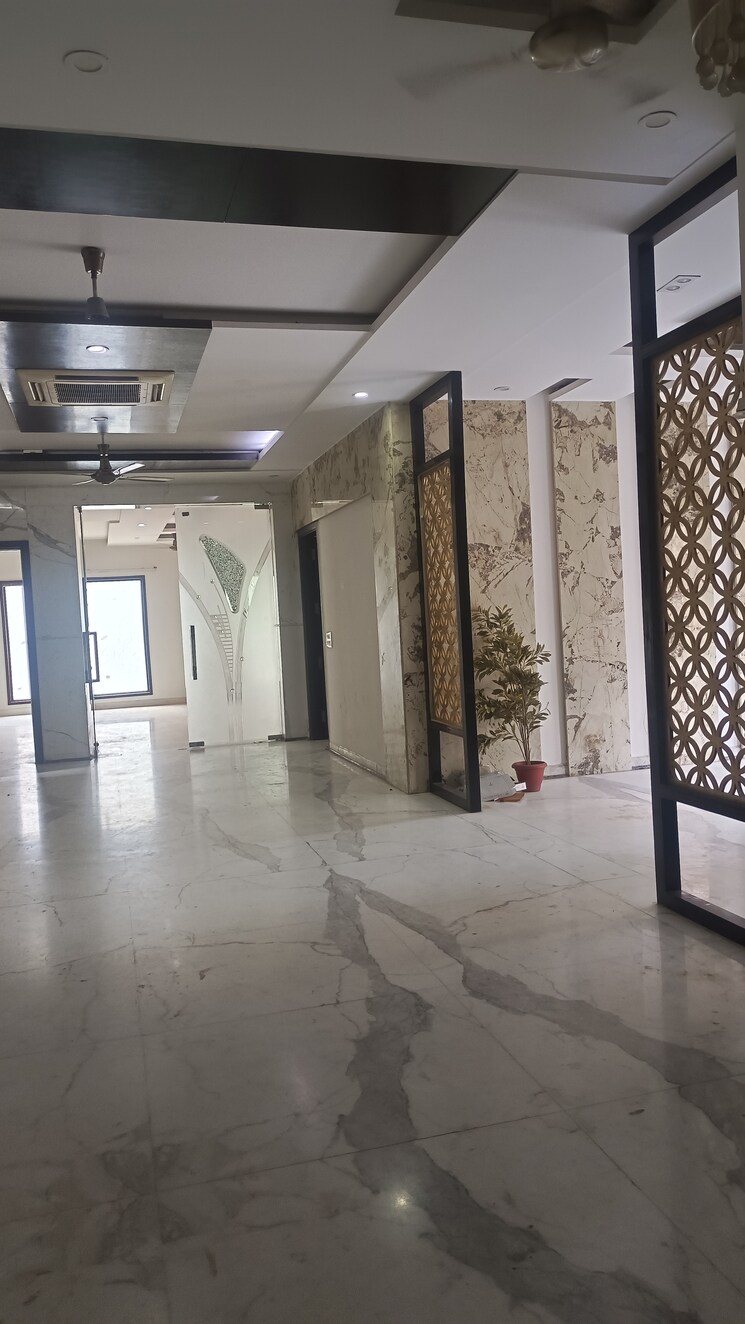 undefined, old rajinder nagar 5 Bedroom 4620 Sq.Ft. Builder Floor In Old Rajinder Nagar Delhi 9609985