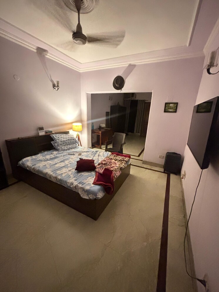 Bedroom, east of kailash 4 Bedroom 2700 Sq.Ft. Builder Floor In East Of Kailash Delhi 9609988