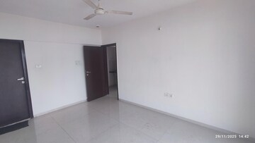 Room in 2 BHK Apartment at Rohan Mithila, Viman Nagar – for Rent