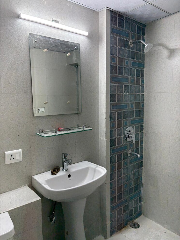 Bathroom, sector 12 dwarka 3 Bedroom 1700 Sq.Ft. Apartment In Sector 12 Dwarka Delhi 9610002