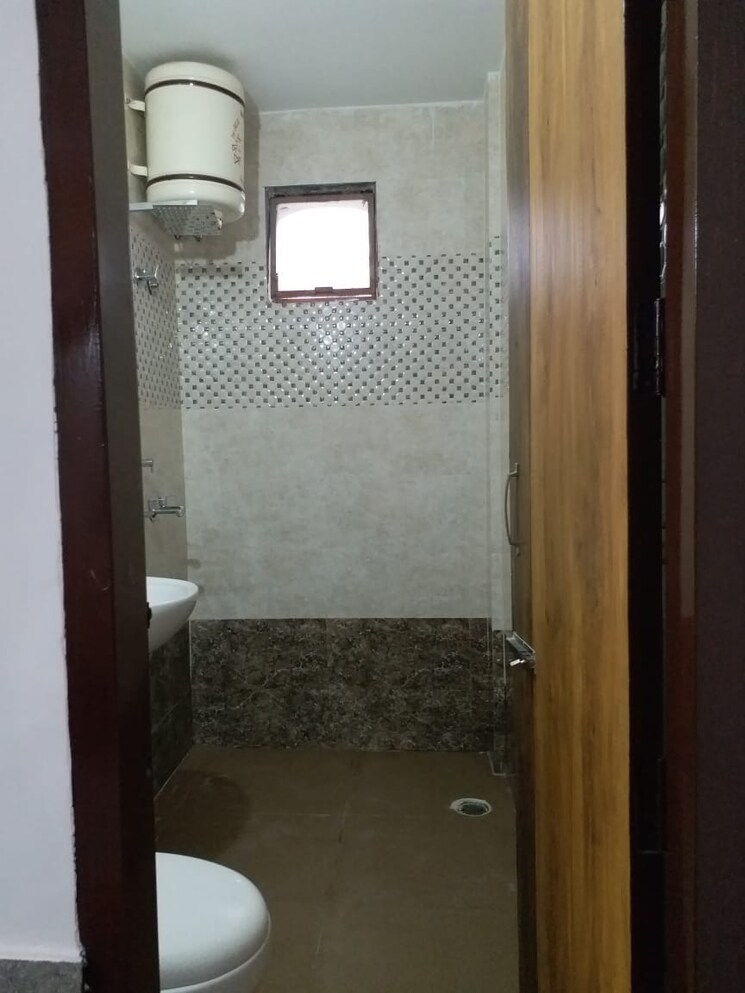 Bathroom, penta-homes 1 Bedroom 650 Sq.Ft. Apartment In Vip Road Zirakpur 9610007