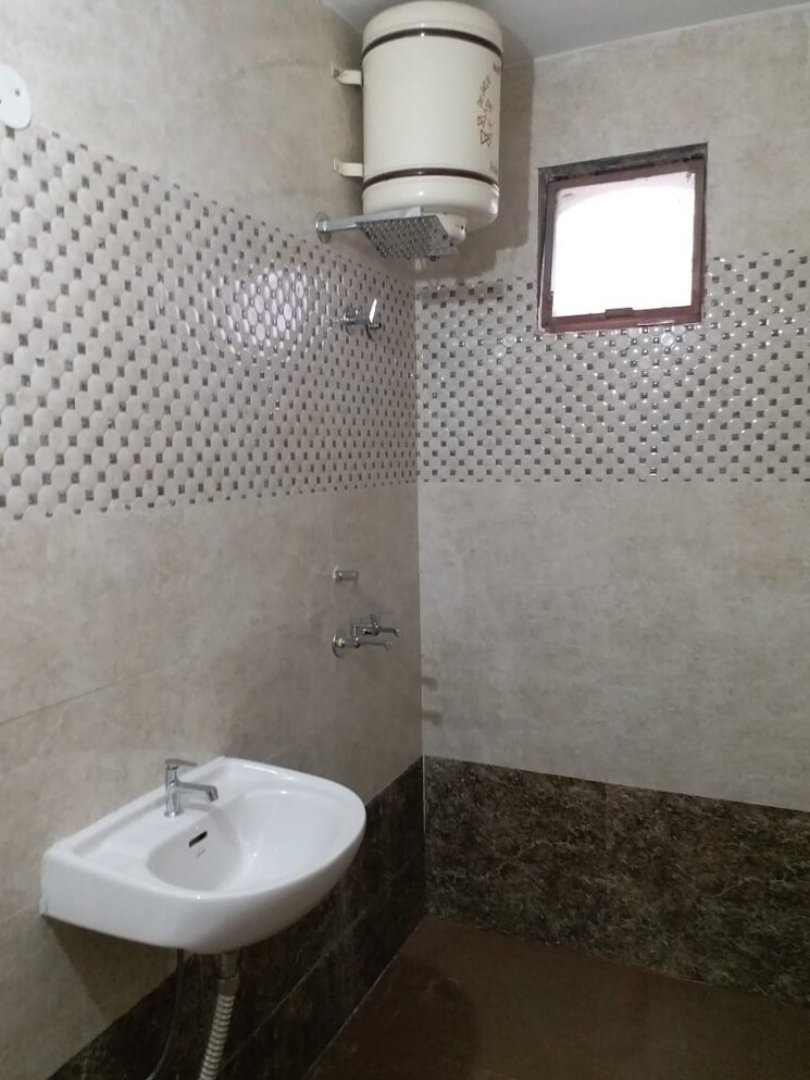 Bathroom, penta-homes 1 Bedroom 650 Sq.Ft. Apartment In Vip Road Zirakpur 9610007