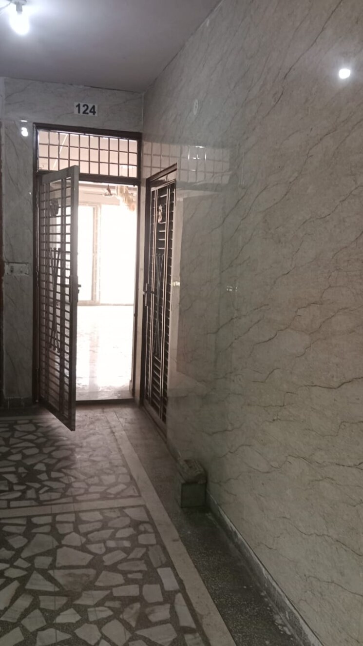 undefined, sector 6 dwarka 2 Bedroom 1000 Sq.Ft. Apartment In Sector 6 Dwarka Delhi 9610037