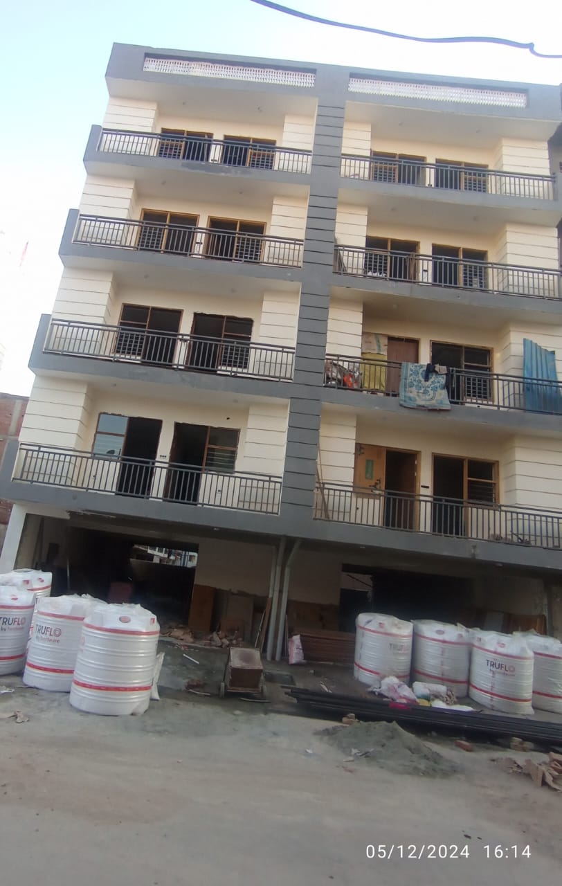 3 BHK Builder Floor For Sale in RPS Palm Drive