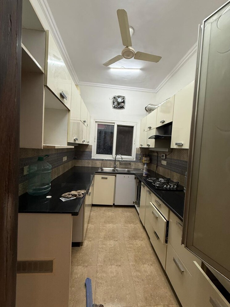 Kitchen, kalkaji 3 Bedroom 1800 Sq.Ft. Builder Floor In Kalkaji Delhi 9610065