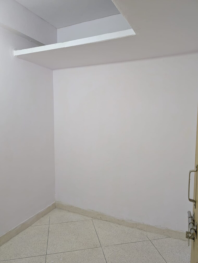 Room, sector 2 dwarka 3 Bedroom 1500 Sq.Ft. Apartment In Sector 2 Dwarka Delhi 9610075