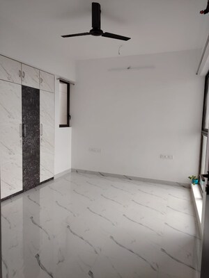 Room in 2 BHK Apartment at Raymond Ten X Habitat, Pokhran Road No Two – for Rent