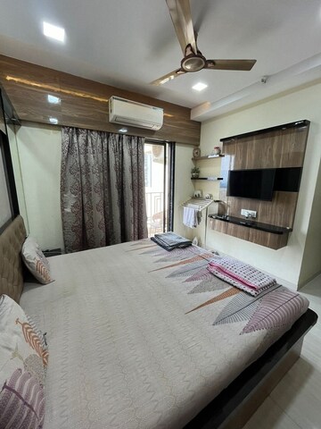 Bedroom in 3 BHK Apartment at Hiranandani Canary, Ghodbunder Road – for Rent