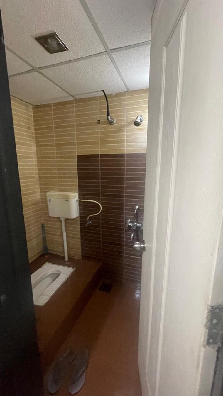 Bathroom, ssd-sai-platinum 2 Bedroom 964 Sq.Ft. Apartment In Pimple Saudagar Pune 9610143