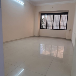Room in 2 BHK Apartment at Kalpataru Crest, Bhandup Industrial Area – for Rent