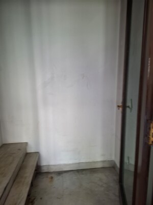 Room in 3 BHK Apartment at Banjara Hills – for Rent