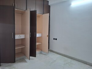 Room in 3 BHK Apartment at Banjara Hills – for Rent