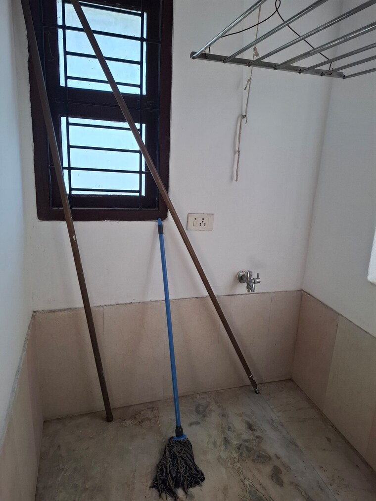 Room, banjara hills 3 Bedroom 2200 Sq.Ft. Apartment In Banjara Hills Hyderabad 9610163