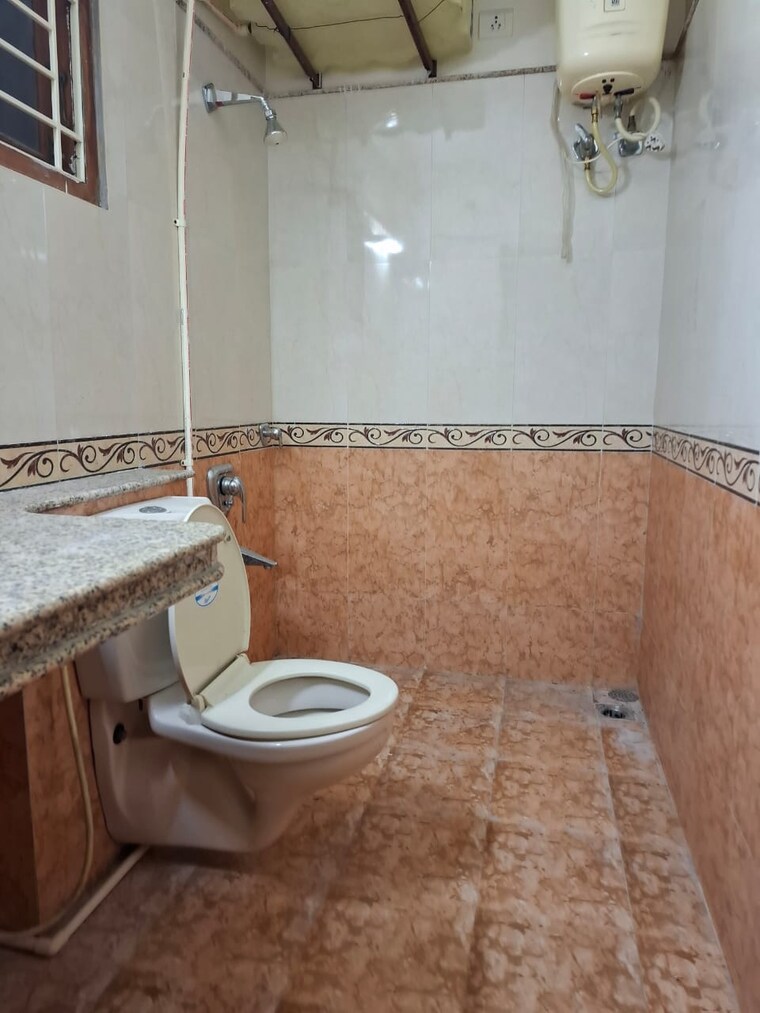 Bathroom, banjara hills 3 Bedroom 2200 Sq.Ft. Apartment In Banjara Hills Hyderabad 9610164