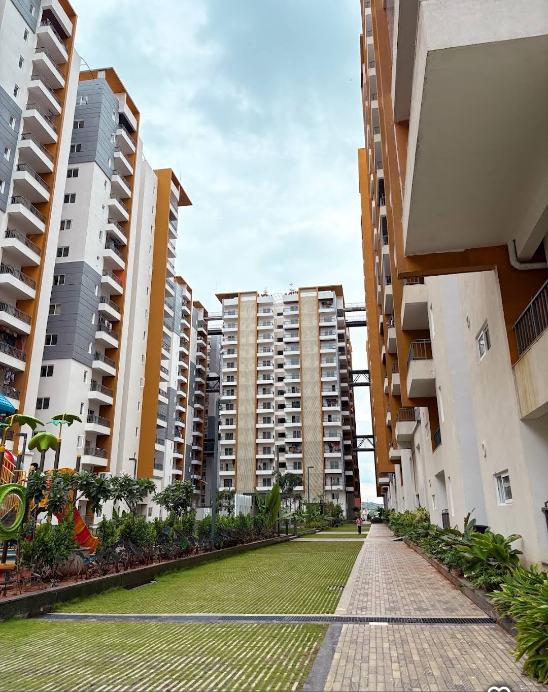 3 BHK Apartment For Sale in Hallmark Skyrena