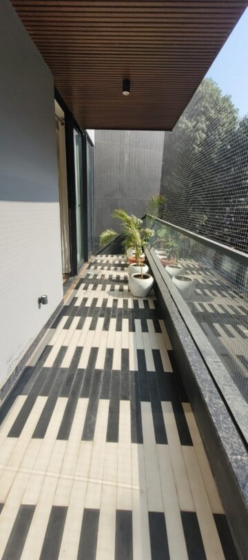 Balcony in 3 BHK Builder Floor at Nehru Enclave – for Rent