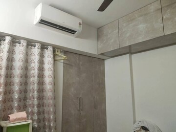 Furnished Amenities in 1 BHK Apartment at Lodha Amara, Kolshet Road – for Rent