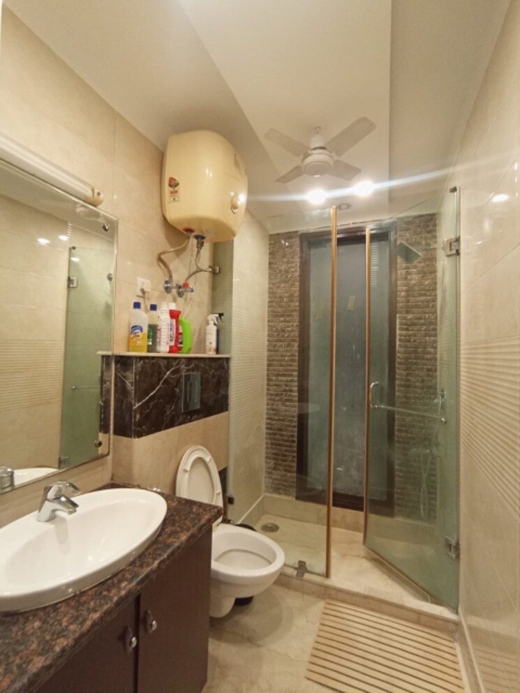 Bathroom, greater kailash i 3 Bedroom 2000 Sq.Ft. Builder Floor In Greater Kailash I Delhi 9610173