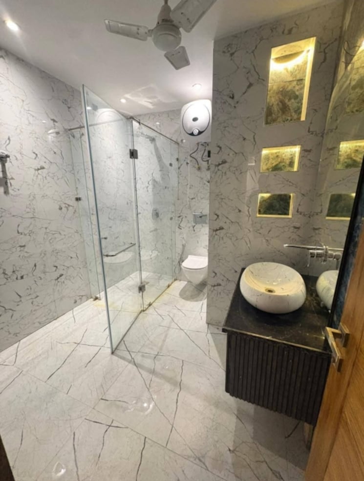 Bathroom, greater kailash ii 3 Bedroom 2700 Sq.Ft. Builder Floor In Greater Kailash ii Delhi 9610174