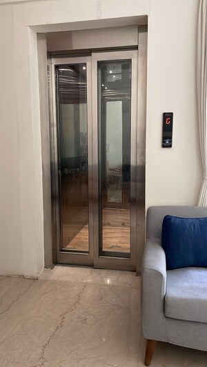 Lift in 4 BHK Villa at Salarpuria Sattva Northland, Hennur Road – for Sale