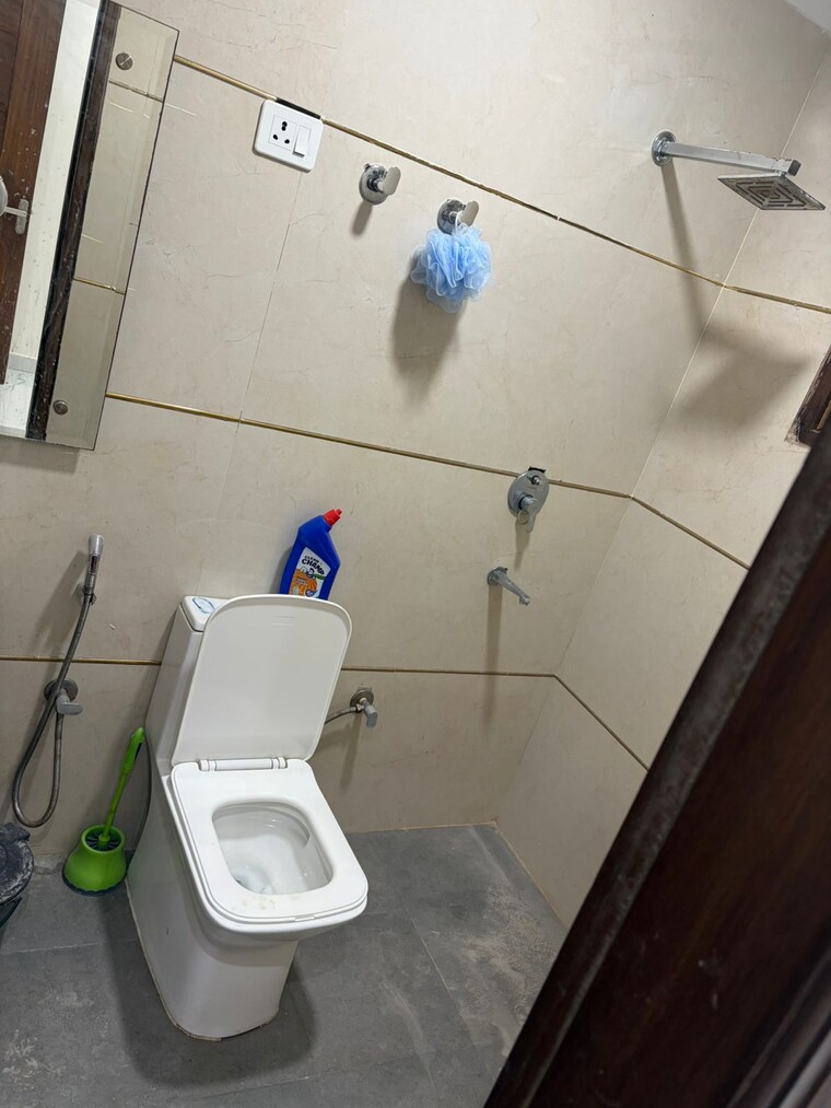 Bathroom, dun-palm-city-villas 3 Bedroom 1400 Sq.Ft. Builder Floor In Patthri Bagh Dehradun 9610188
