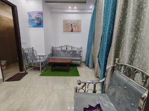 Master Bedroom in 3 BHK Builder Floor at Dun Palm City Villas, Patthri Bagh – for Rent
