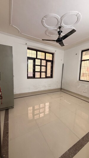 Room in 3 BHK Builder Floor at Earthcon Rajpur Greens, Rajpur – for Rent