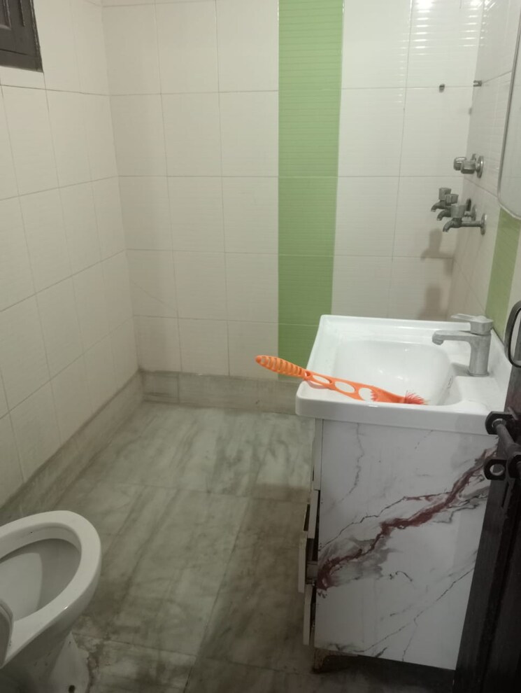 Bathroom, indraprastha colony 2 Bedroom 650 Sq.Ft. Builder Floor In Indraprastha Colony Faridabad 9610193