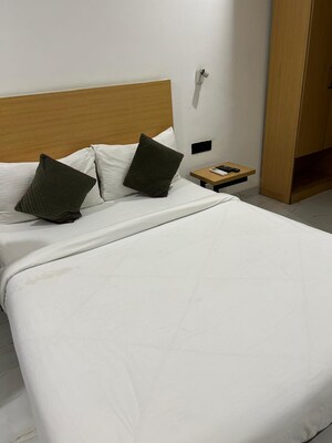 3 BHK Builder Floor For Sale in Smart World Orchard, Sector 61