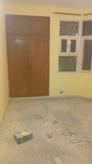 Room in 3 BHK Apartment at Mea Apartments, Sector 62 – for Rent