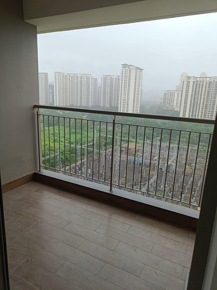 Balcony, kalpataru-paramount 2 Bedroom 711 Sq.Ft. Apartment In Kapur Bawdi Thane 9610262