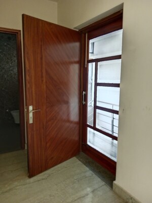 Room in 3 BHK Builder Floor at Sector 13 – for Rent