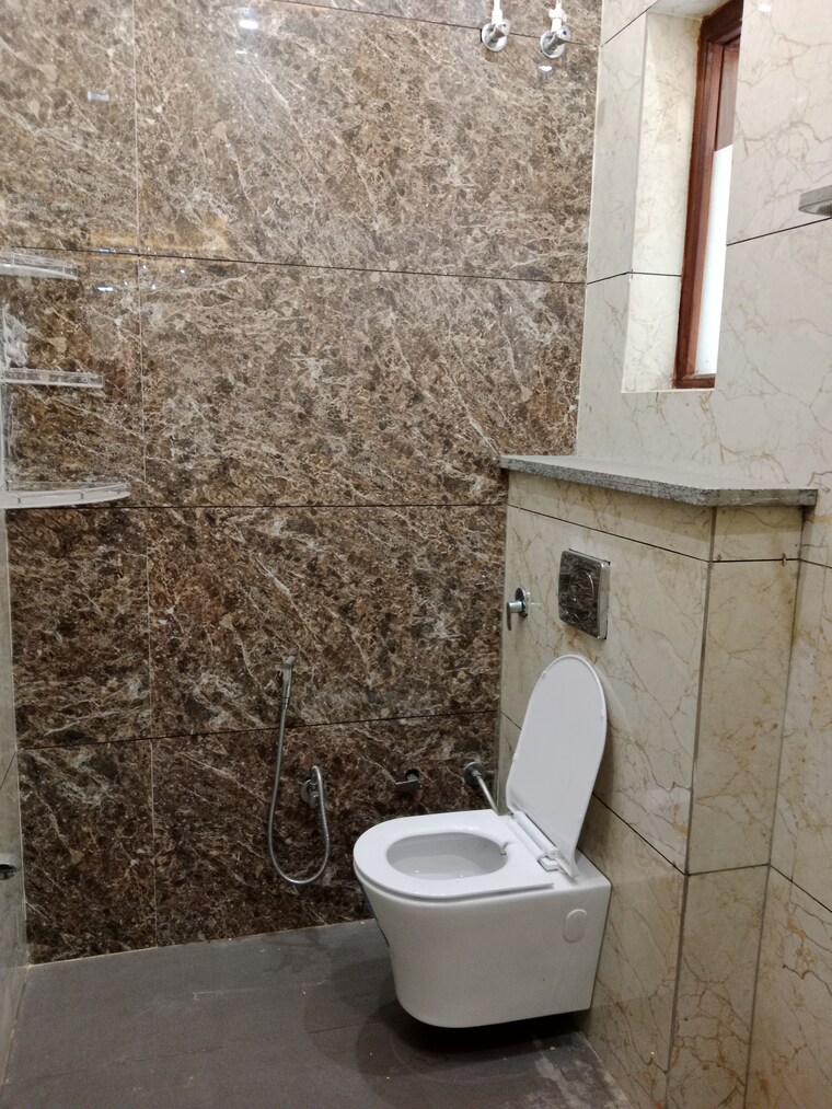 Bathroom, sector 13 3 Bedroom 1801 Sq.Ft. Builder Floor In Sector 13 Panipat 9610277