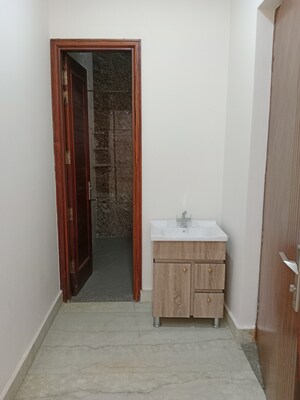 Room in 3 BHK Builder Floor at Sector 13 – for Rent