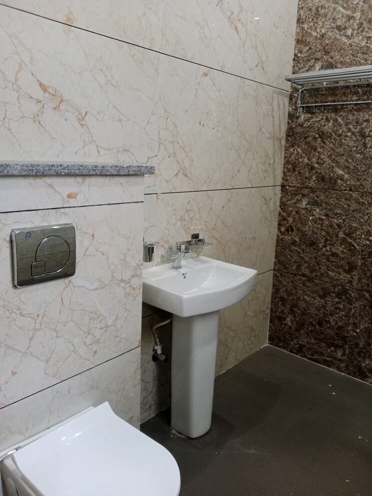 Bathroom, sector 13 3 Bedroom 1801 Sq.Ft. Builder Floor In Sector 13 Panipat 9610277