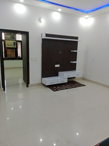 2 BHK Builder Floor For Rent in Sector 13