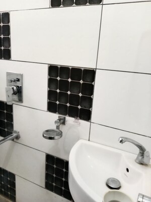 Furnished Amenities in 2 BHK Builder Floor at Sector 13 – for Rent