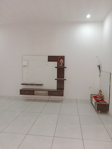 3 BHK Builder Floor For Rent in Sector 8