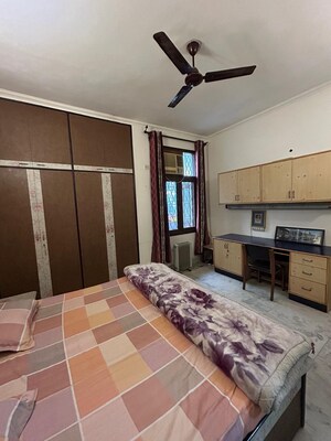 Kitchen in 3.5 BHK Apartment at RWA Chittaranjan Park Block R, Chittaranjan Park – for Rent