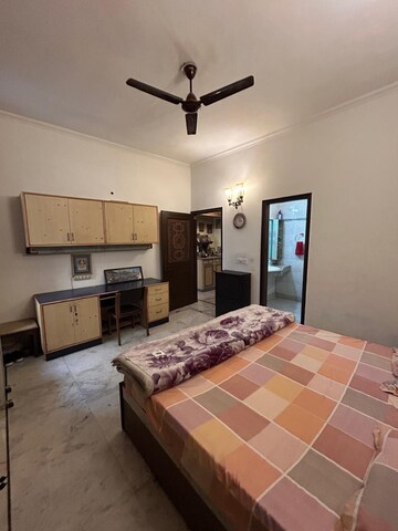 Kitchen in 3.5 BHK Apartment at RWA Chittaranjan Park Block R, Chittaranjan Park – for Rent