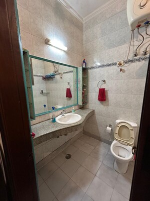 Bathroom in 3.5 BHK Apartment at RWA Chittaranjan Park Block R, Chittaranjan Park – for Rent