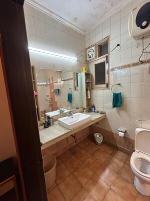 Attached Bathroom in 3.5 BHK Apartment at RWA Chittaranjan Park Block R, Chittaranjan Park – for Rent