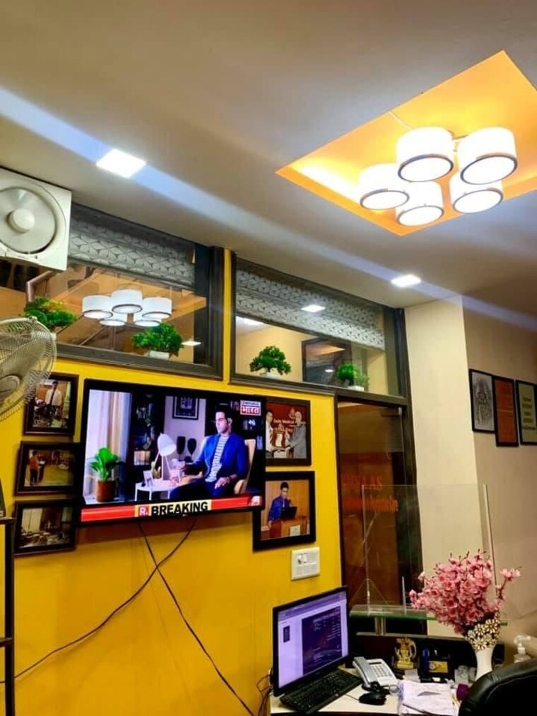 Team Area, rwa-chittaranjan-park-block-r Commercial Office Space 1350 Sq.Ft. In Chittaranjan Park Delhi 9610292