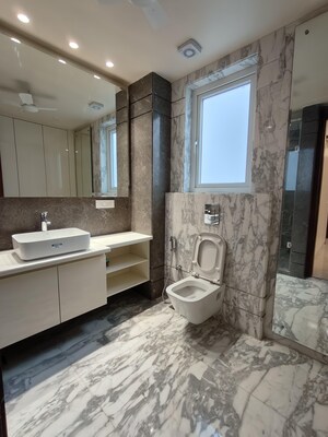 Attached Bathroom in 3 BHK Apartment at Defence Colony – for Rent