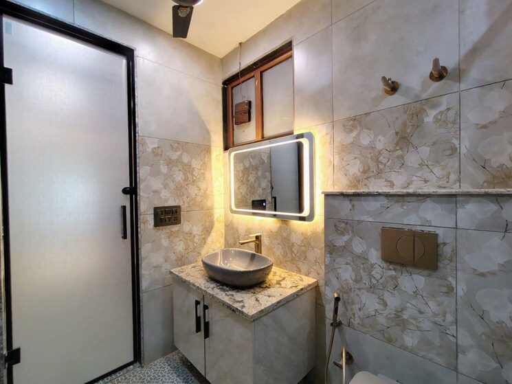 Bathroom, ss-southend-floors 4 Bedroom 4500 Sq.Ft. Apartment In South City 2 Gurgaon 9610305