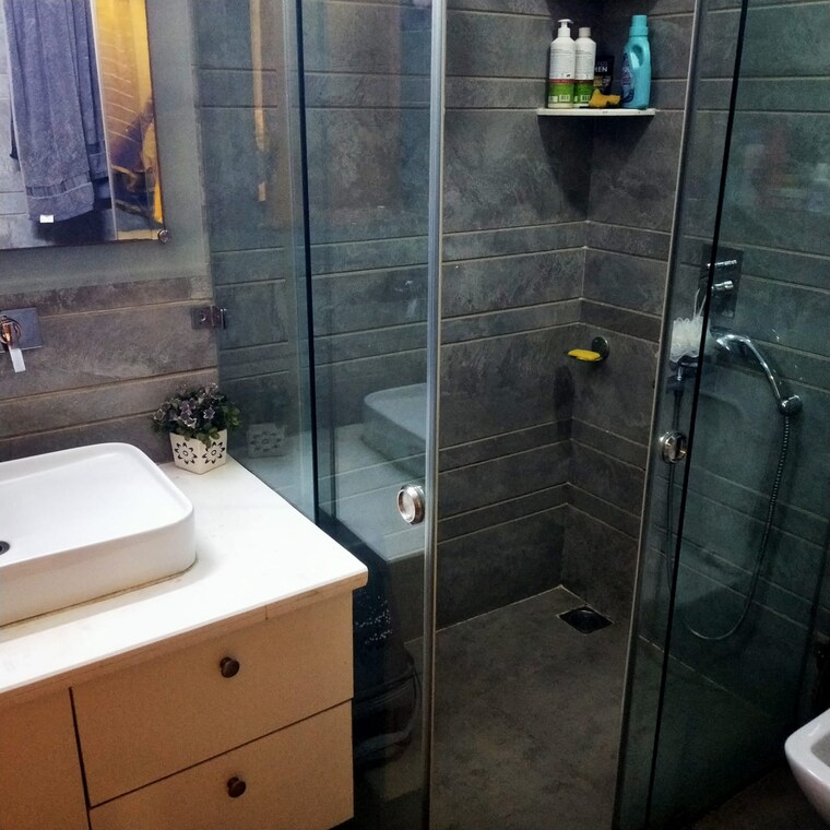 Bathroom, greater kailash i 3 Bedroom 1800 Sq.Ft. Apartment In Greater Kailash I Delhi 9610304