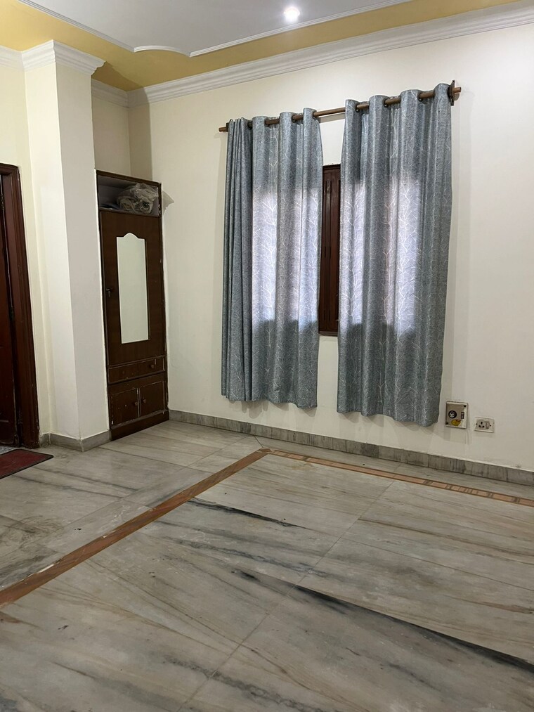 Room, sr-homes-gurgaon 1 Bedroom 650 Sq.Ft. Apartment In Sector 41 Gurgaon 9610309