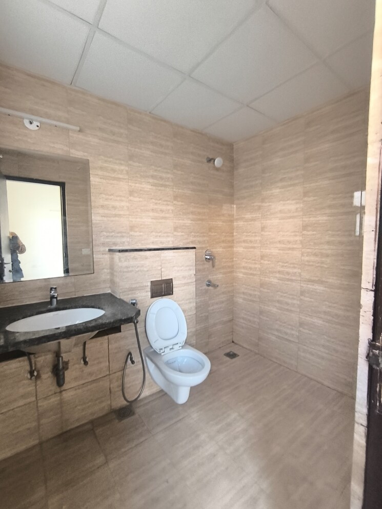 Bathroom, bptp-amstoria 3 Bedroom 2384 Sq.Ft. Apartment In Sector 102 Gurgaon 9610316