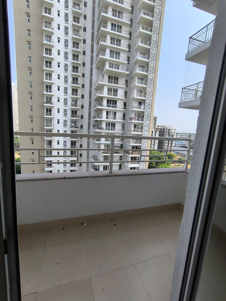 Balcony, puri-emerald-bay 2 Bedroom 1550 Sq.Ft. Apartment In Sector 104 Gurgaon 9610324