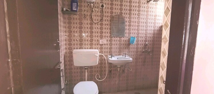 Bathroom, ansal-royal-heritage 2 Bedroom 859 Sq.Ft. Apartment In Sector 70 Faridabad 9610332